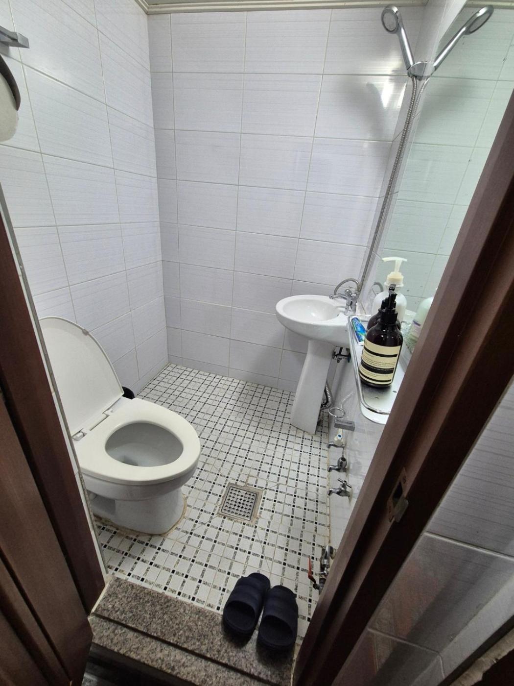 Joyful Stay Seoul Exteriör bild