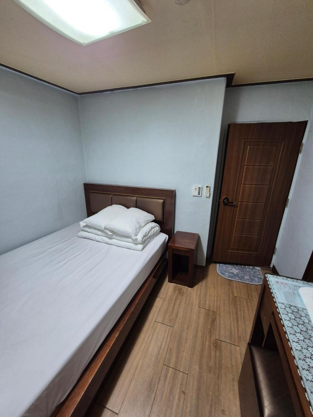 Joyful Stay Seoul Exteriör bild