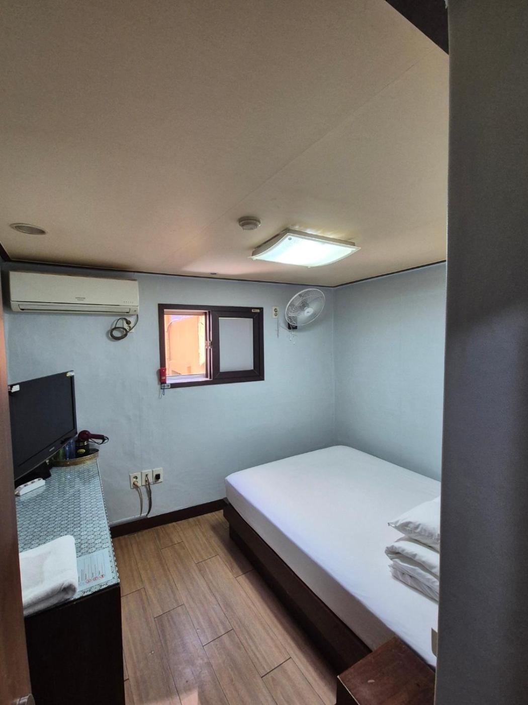 Joyful Stay Seoul Exteriör bild
