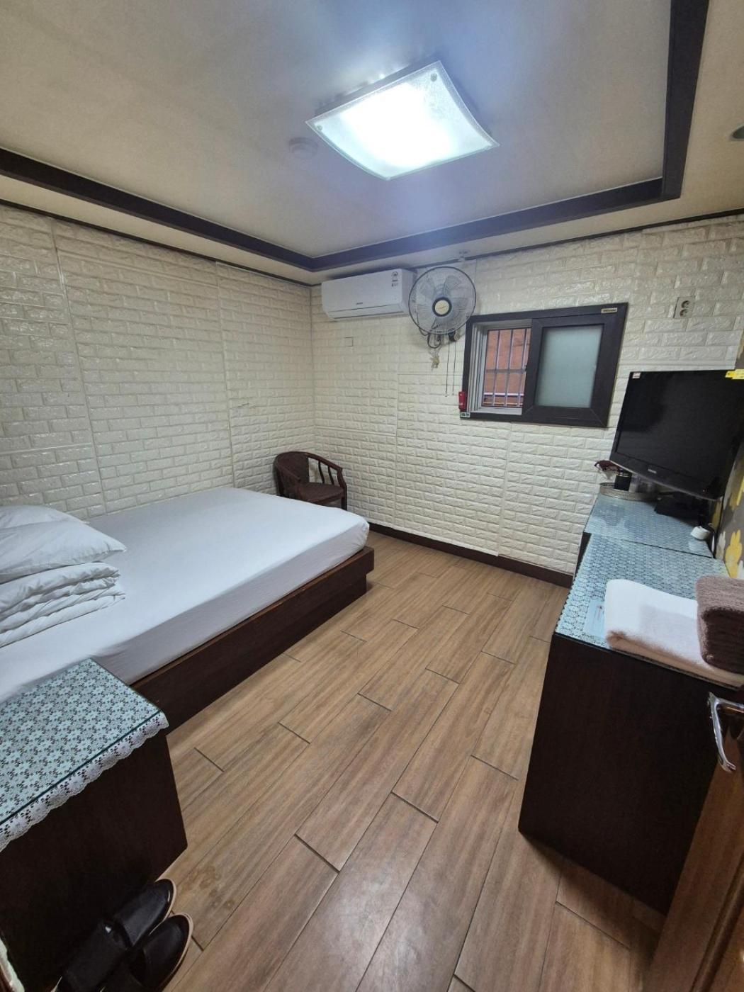 Joyful Stay Seoul Exteriör bild