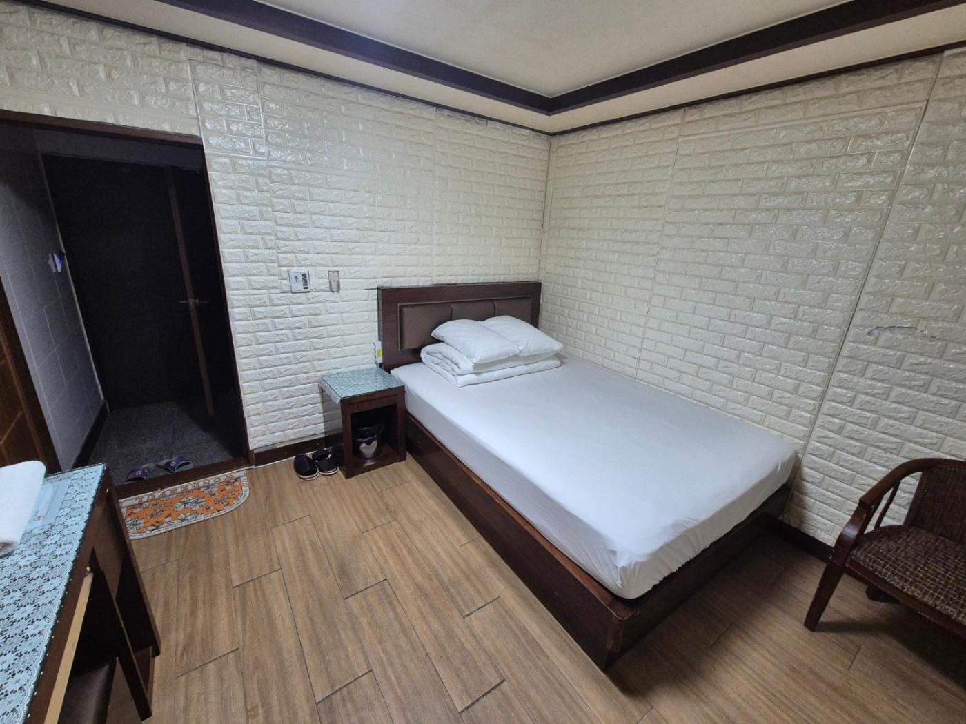Joyful Stay Seoul Exteriör bild