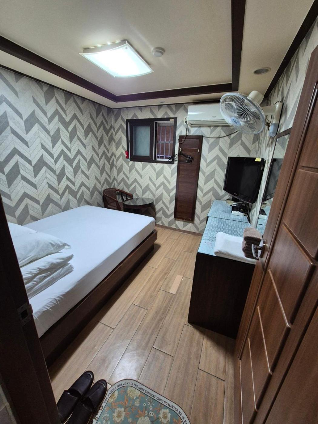 Joyful Stay Seoul Exteriör bild