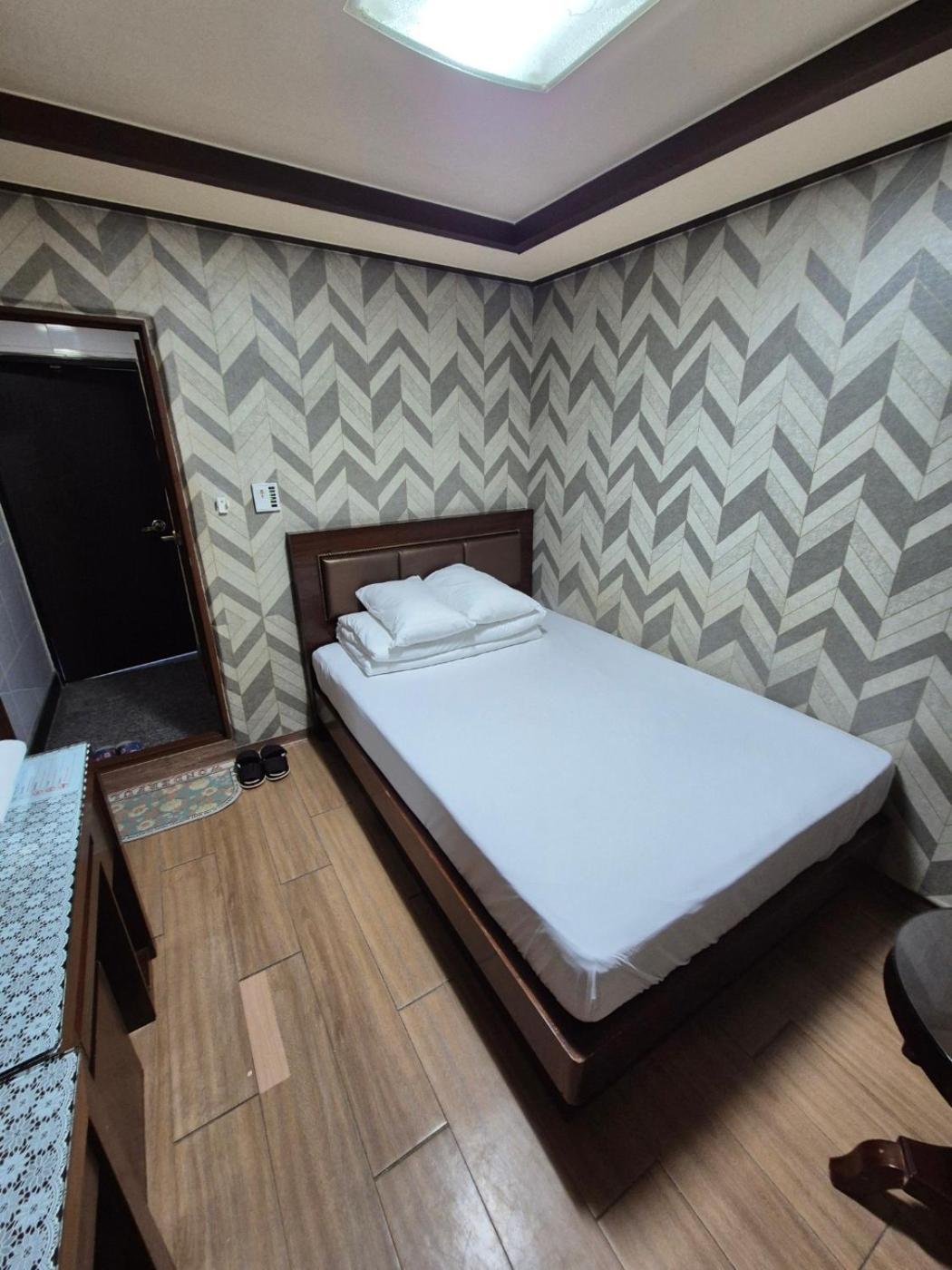 Joyful Stay Seoul Exteriör bild