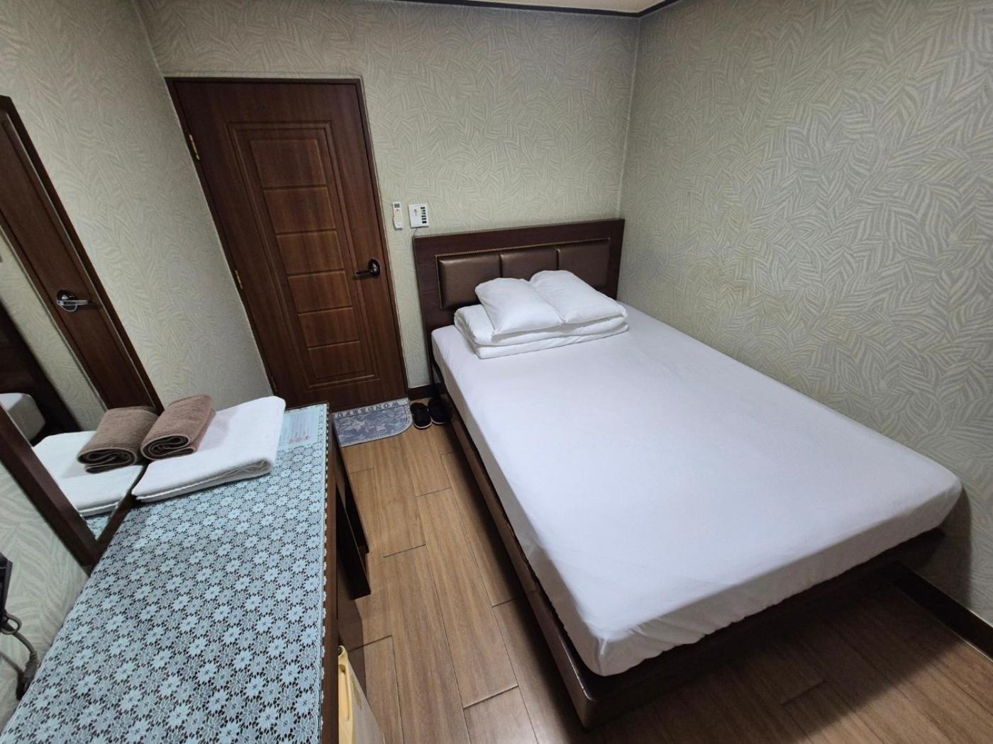 Joyful Stay Seoul Exteriör bild