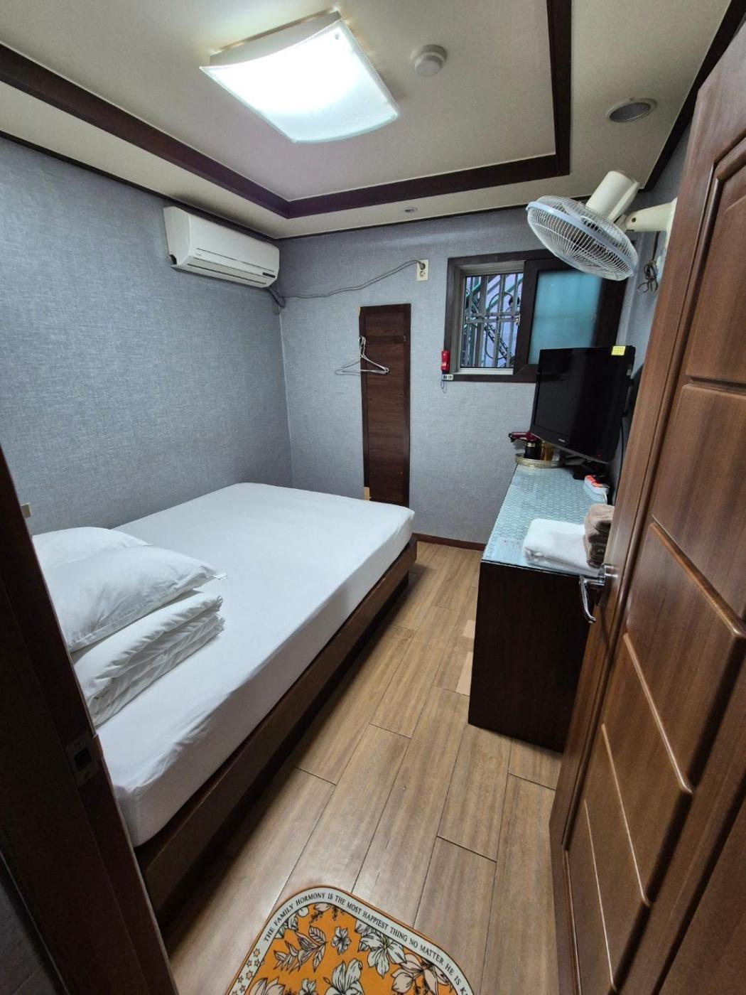 Joyful Stay Seoul Exteriör bild